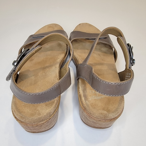 Dansko Laurie Leather Wedge Sandal Taupe Sz Euro 38 (US 7.5-8) Style 1823790600 - Picture 8 of 15